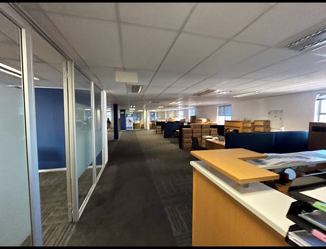 1,194M² OFFICE TO LET IN CENTURY CITY
